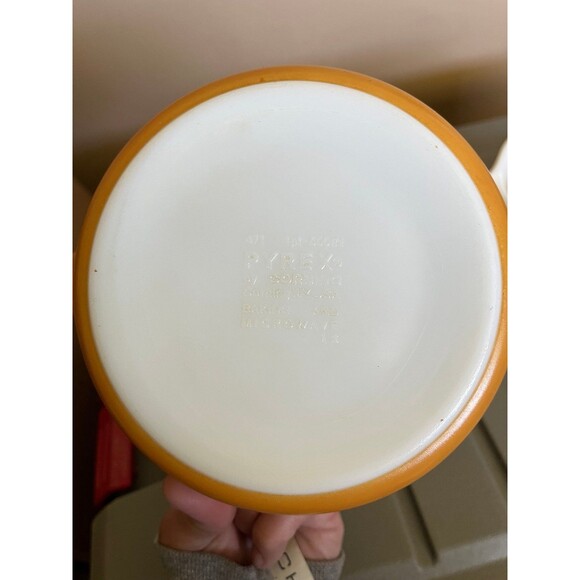 Vintage Pyrex Covered Casserole Dishes Bowls Tan Orange Gold with Brown Lid - Picture 4 of 11